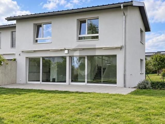 CONFORT MODERNE AU COEUR DE LA TRANQUILLITÉ