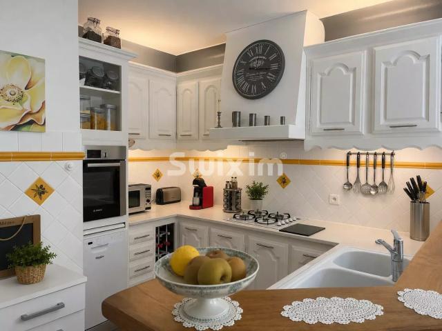 Confortable maison sur grand jardin avec studio indépendant. 150m² Grignan