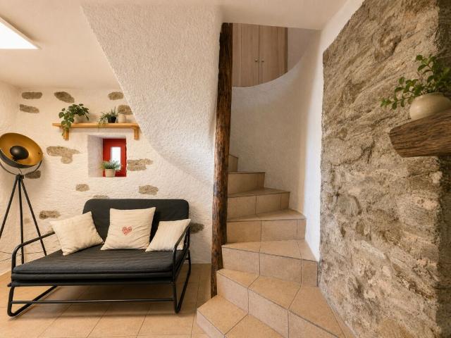 CONFORTEVOLE CASA 3.5 LOCALI DAL FASCINO STORICO A CAMIGNOLO