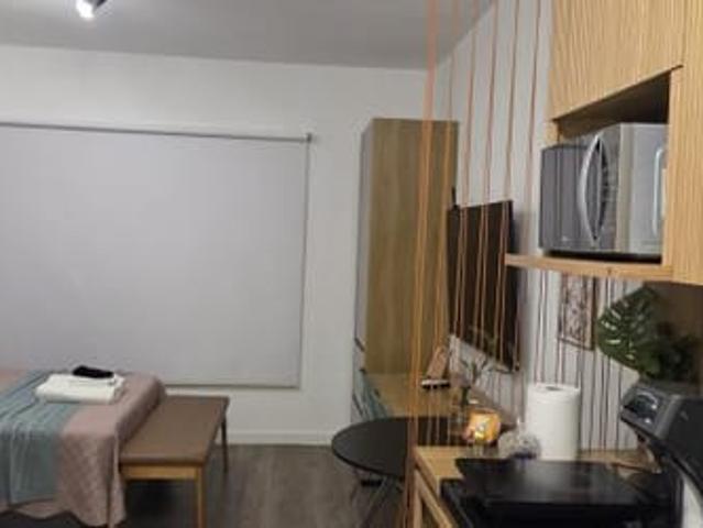 Conforto de hotel, piscina aquecida e academia 24 horas