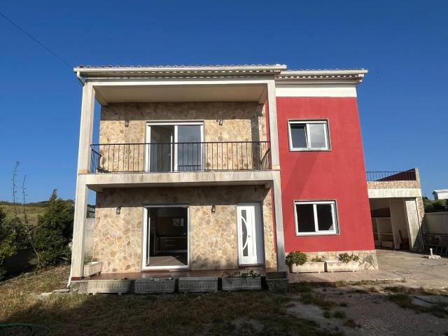 Natureza e Conforto — Moradia T4+2 com Terreno em Mafra