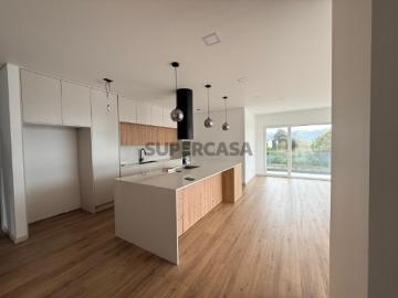 Conforto e Elegância: Apartamento T3 com Design Contemporâneo
