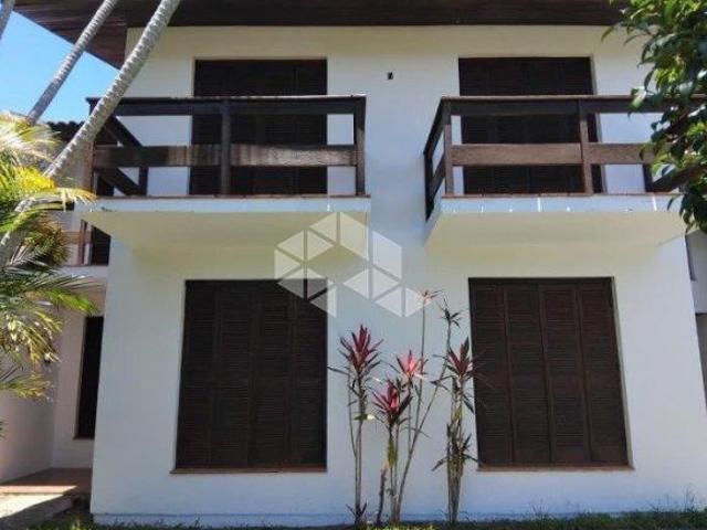 Conforto e espaço: casa com 4 dormitórios em ótima localização