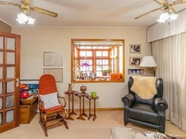 Conforto e Espaço no Coração do Jardim Lindóia: 360m² de Bem Estar