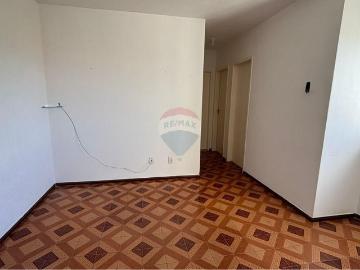 Conforto e Lazer no Condomínio Lagoa Verde: Apartamento de 3 Quartos, R$ 2.000,00