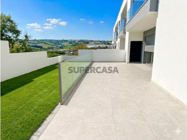 Conforto e Sofisticação: Apartamento T3 com Suite na Lourinhã