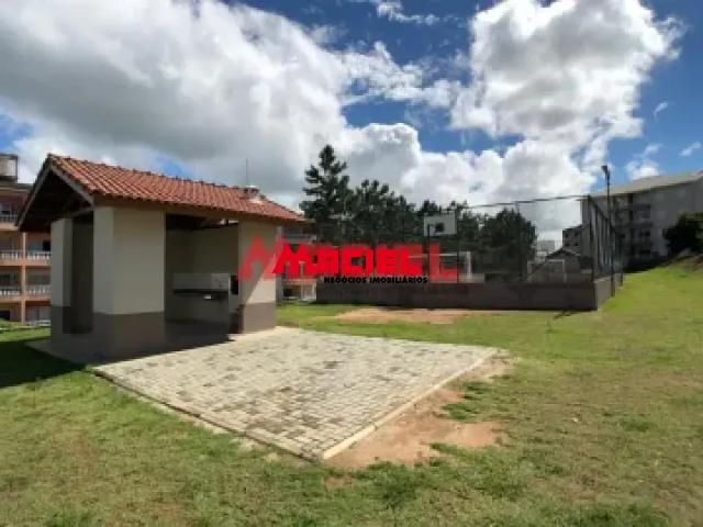 CONFORTO E TRANQUILIDADE EM 2 DORMITÓRIOS SEMIMOBILIADO