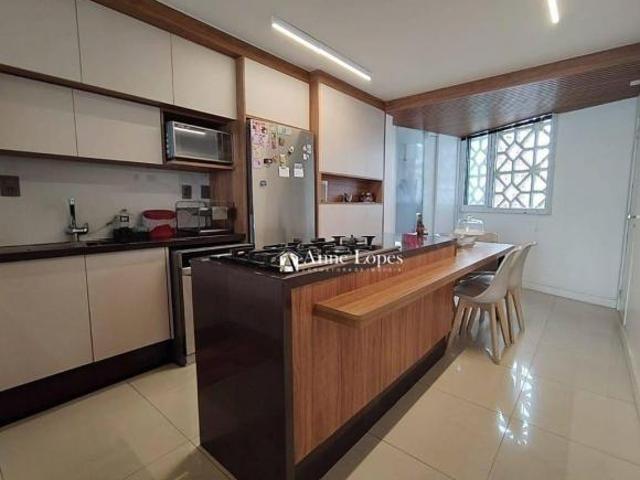 CONFORTO, SOFISTICAÇÃO E VISTA PANORÂMICA PRÓXIMO AO MAR! AQUI NA ANNE LOPES CORRETORA!