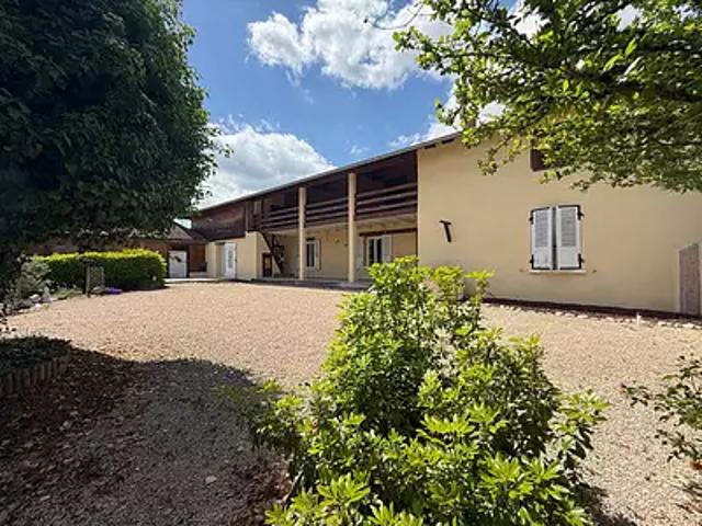 Confrançon 01310 Achat / Vente maison 7 pièces t7 au dernier étage terrasse