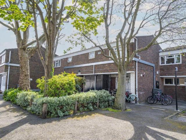 Coniston Way, Caledonian Road. 2 bed flat to rent £2,450 pcm £565 pw