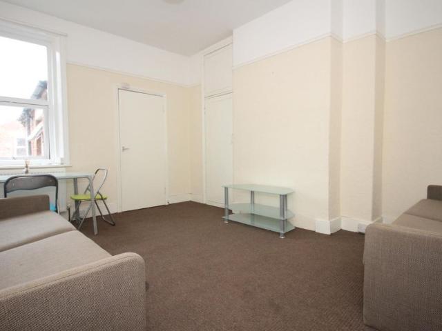 Coniston Avenue, Jesmond, Newcastle Upon Tyne NE2, 3 bed flat to rent, £1,695 pcm | PrimeLocation