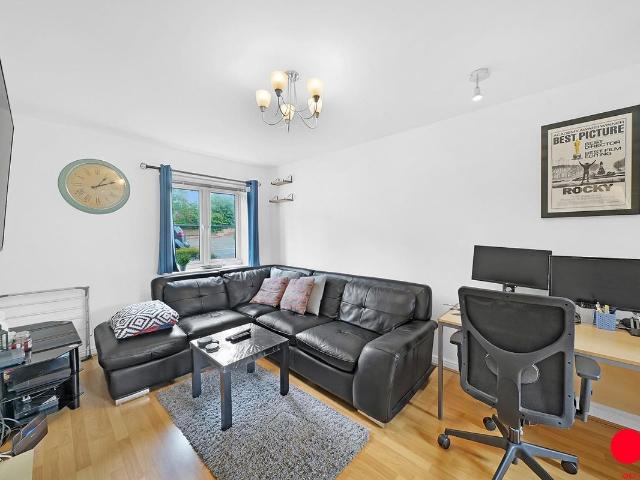 Coniston Avenue, Purfleet On Thames RM19, 2 bed flat to rent, £1,600 pcm | PrimeLocation