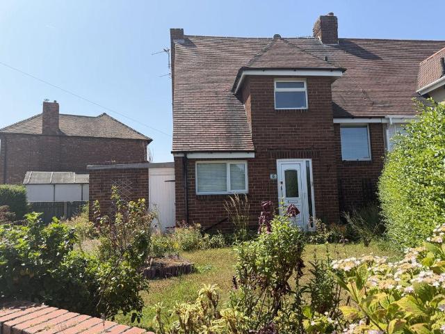 Coniston Avenue, Redcar, TS10 1JD 3 bed semi detached house to rent £850 pcm £196 pw