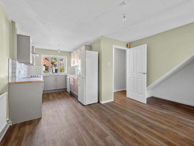 Coniston Close, London SW20, 3 bed maisonette to rent, £2,550 pcm | PrimeLocation