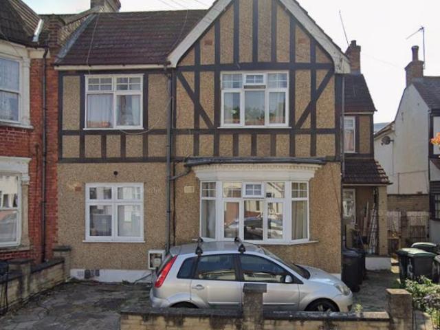 Coniston Road, London 3 bed flat to rent £2,200 pcm £508 pw