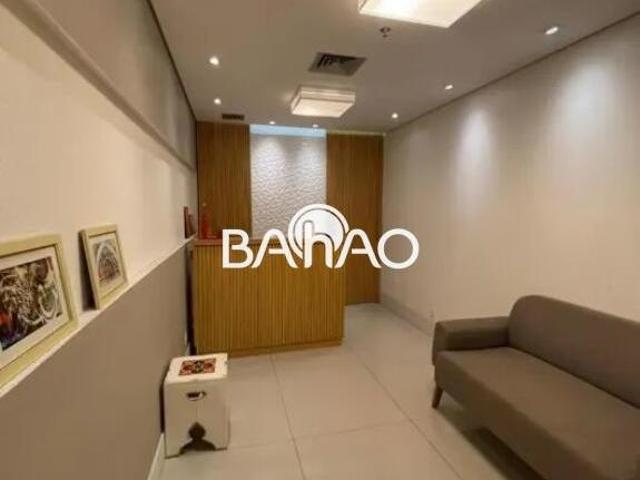 Conjunto Comercial Reformado e Pronto para Uso no Jardim Guedala | 52 m² | 3 Salas | 2 Vagas