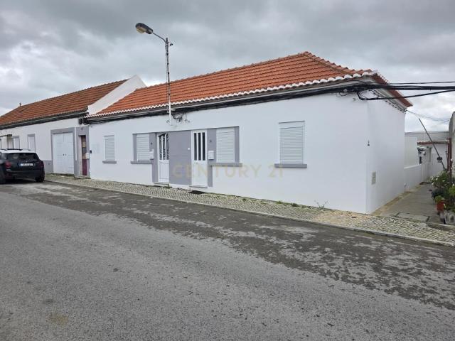 Conjunto de 5 Moradias Térreas no Montijo – Excelente Oportunidade de Investimento
