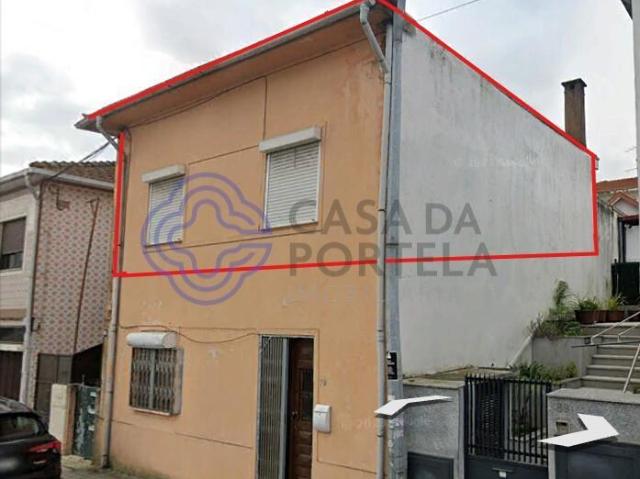 Conjunto de 3 Casas para venda, em Ermesinde. 119m² Ermesinde