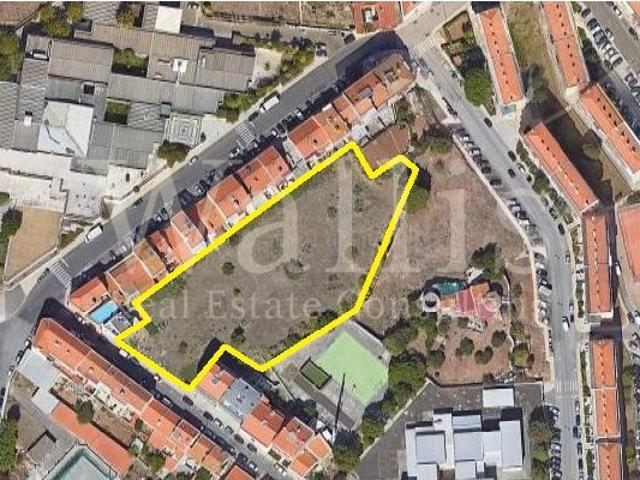 Conjunto de 3 lotes com PIP para loteamento submetido na Ajuda | Wallis Real Estate