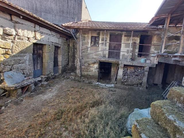 CONJUNTO DE CASAS CON MUCHAS POSIBILIDADES