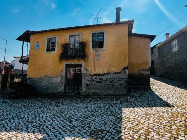 Conjunto de Duas Moradias para Reconstrução em Lodões | Vila Flor
