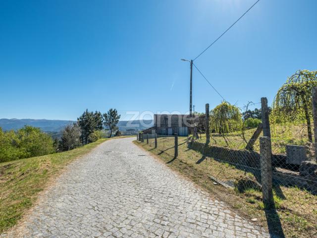 Conjunto habitacional com lotes para construção em Louredo, Amarante