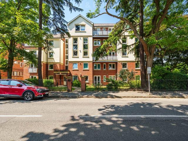 Connaught Court, Windsor SL4, 1 bed flat to rent, £1,250 pcm | PrimeLocation
