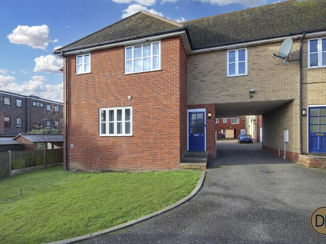 Connaught Close, Colchester, Essex CO1, 2 bed flat to rent, £1,200 pcm | PrimeLocation