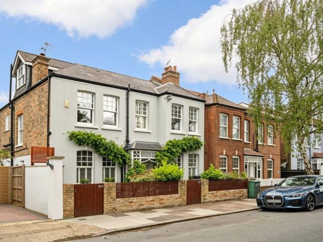Connaught Avenue, London SW14, 5 bed detached house to rent, £8,500 pcm | PrimeLocation