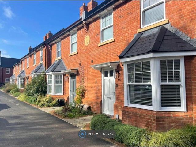 Connaught Place, Brockenhurst SO42, 3 bed semi detached house to rent, £2,500 pcm | PrimeLocation