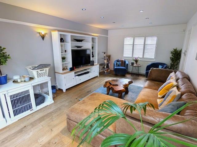 Connaught Road, Woking 3 bedrooms Property for lettings Seymours