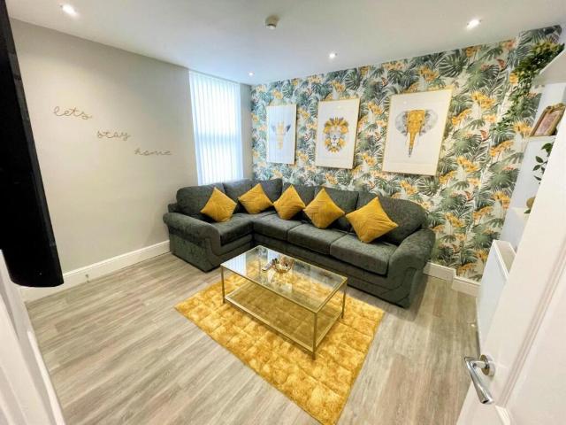 Connaught Road, Liverpool L7 5 bed house to rent £2,925 pcm £675 pw