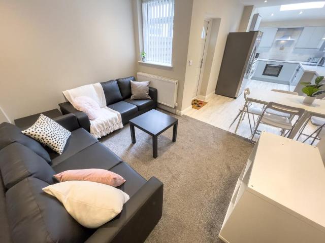 Connaught Road, Liverpool, L7 8SS, United Kingdom | 6 bed house for rent #122101972 | Rentberry