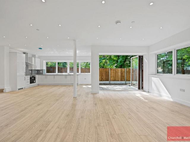 Connaught Road, London, 9 NW10, 4 bed flat to rent, £3,000 pcm | PrimeLocation