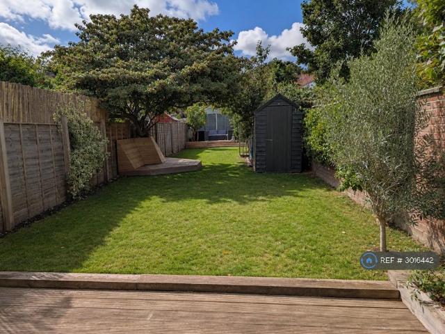 Connaught Road, Norwich, NR2 4 bed terraced house to rent £1,950 pcm £450 pw