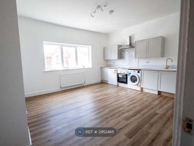 Connaught Road, Portsmouth PO2, 2 bed flat to rent, £1,200 pcm | PrimeLocation