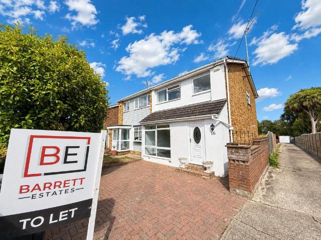 Connaught Road, Rayleigh, Essex, SS6 3 bed semi detached house to rent £1,700 pcm £392 pw
