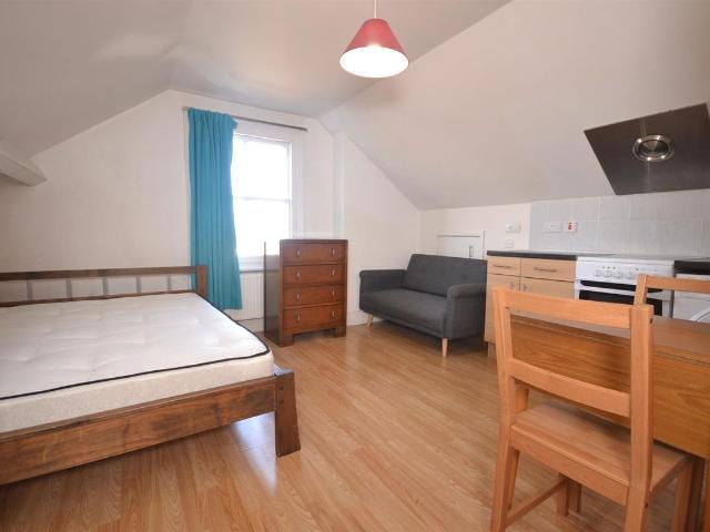 Connaught Road, Reading, Berkshire RG30, Studio to rent, £825 pcm | PrimeLocation