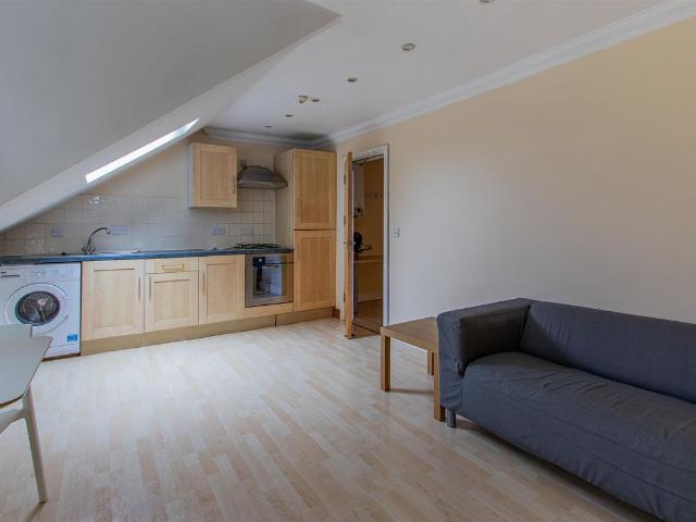 Connaught Road, Roath CF24, 1 bed flat to rent, £900 pcm | PrimeLocation