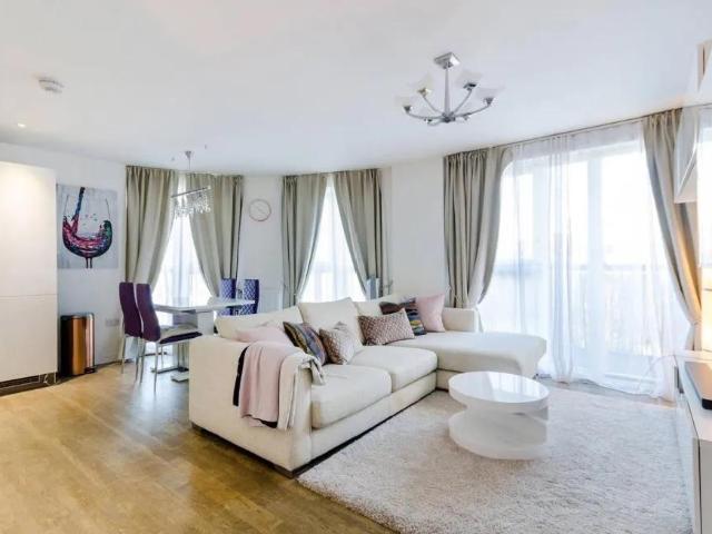 Connersville Way, Croydon CR0 2 bed apartment to rent £1,907 pcm £440 pw