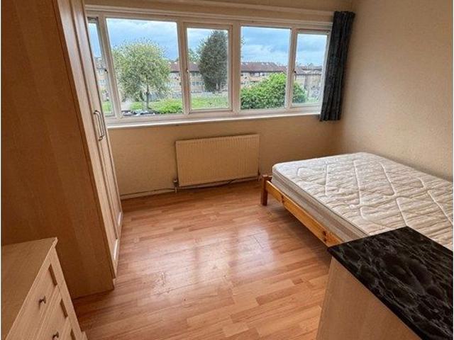 Conniburrow Boulevard, Milton Keynes MK14, 5 bed terraced house to rent, £725 pcm | PrimeLocation