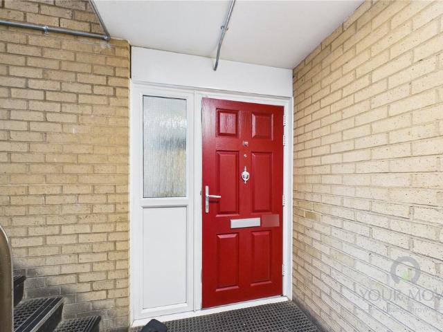 Conniburrow, Milton Keynes MK14 2 bed flat to rent £1,200 pcm £277 pw