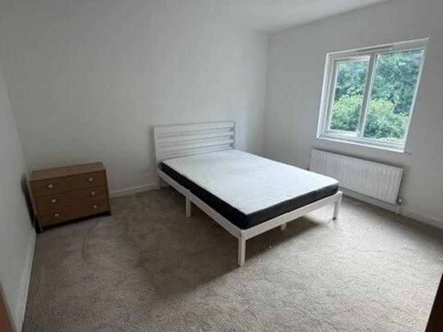 CONNIBURROW ROOM RENTAL