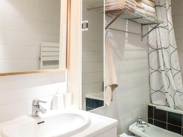 CONSERVATOIRE 2 Bedroom in Bonne Nouvelle on Grands Boulevards, Paris Amsterdam Apartments for Rent