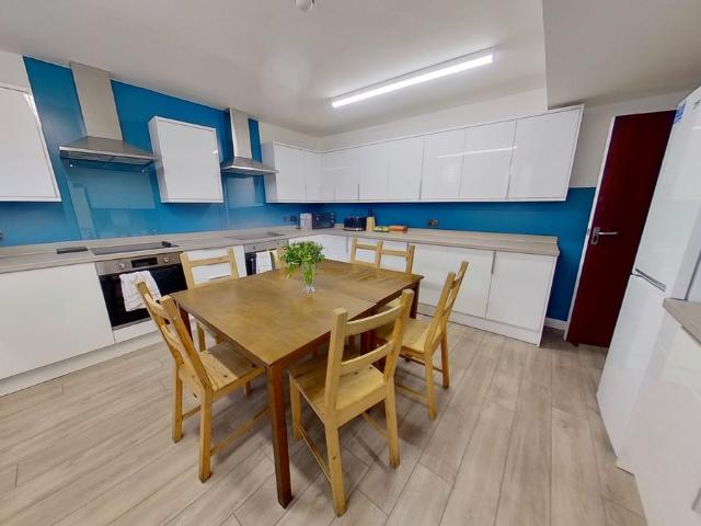 Consort Terrace, Hyde Park, Leeds, West Yorkshire LS3, 7 bed terraced house to rent, £4,065 pcm | PrimeLocation