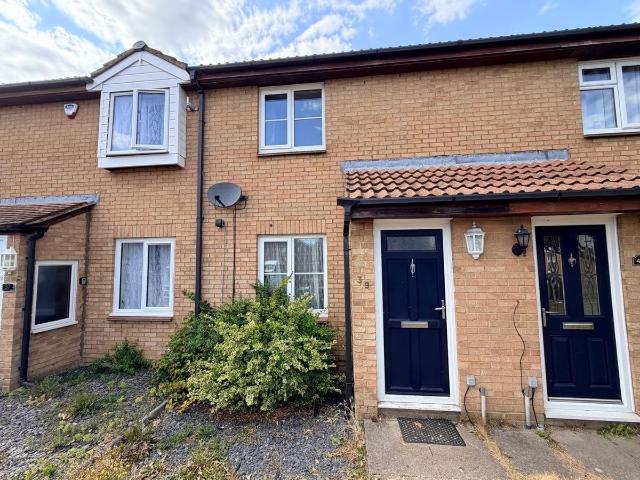 Constable Close, Houghton Regis, Dunstable, Bedfordshire LU5, 2 bed terraced house to rent, £1,400 pcm | PrimeLocation