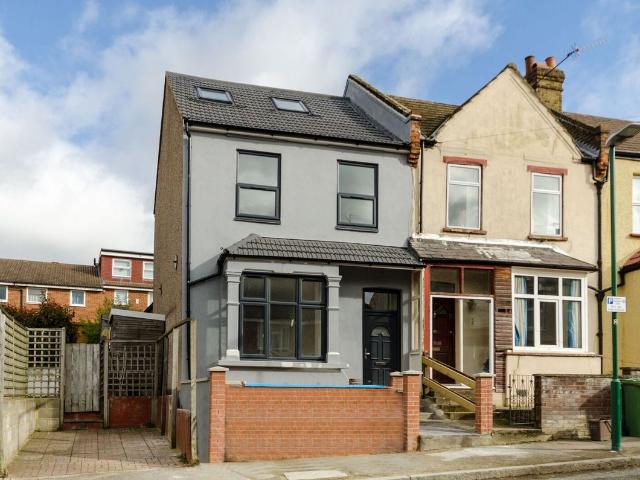 Constance Road, Sutton SM1, 3 bed flat to rent, £2,050 pcm | PrimeLocation