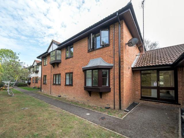 Constantius Court, Church Crookham, Hampshire GU52, 2 bed flat to rent, £1,350 pcm | PrimeLocation