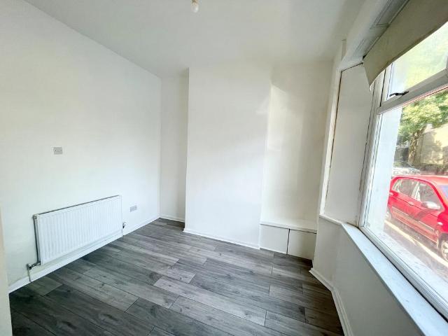 Constellation Street, Cardiff CF24 1 bed flat to rent £900 pcm £208 pw