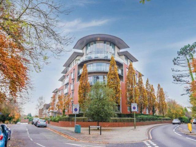 Constitution Hill, Woking GU22, 2 bed flat to rent, £4,600 pcm | PrimeLocation
